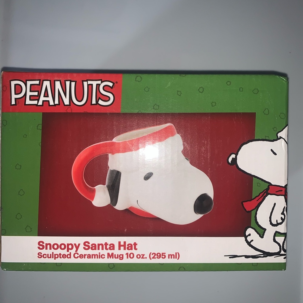 Snoopy Santa hat mug